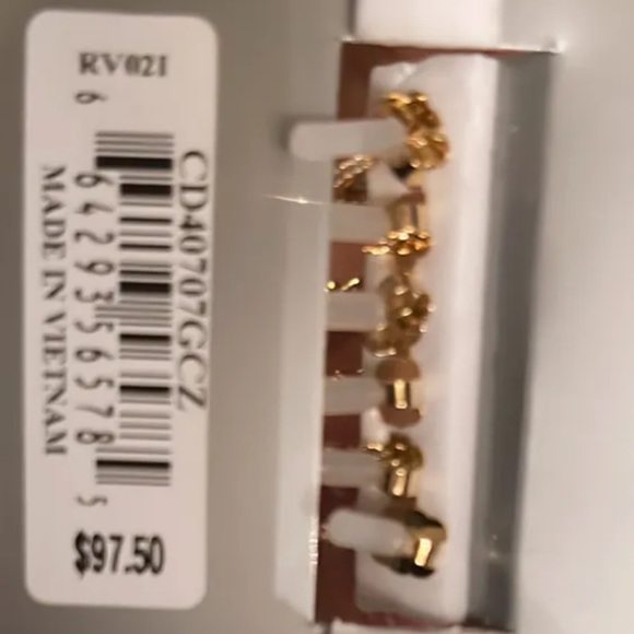 NADRI earrings - Picture 3 of 4